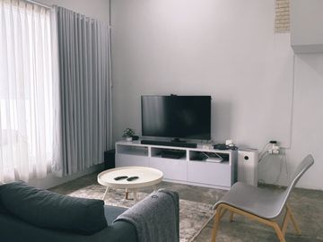 Dijual Rumah Bangunan 3 Lantai Dengan Desain Modern di Kawasan Ciputat Tangsel OF-18117