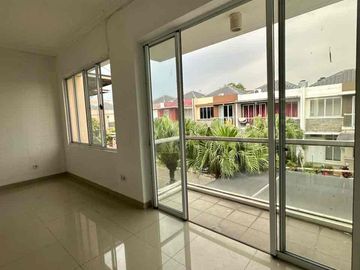 Rumah Cluster 2 Lantai Siap Huni dekat kolam renang dan club house di Grand Galaxy Bekasi