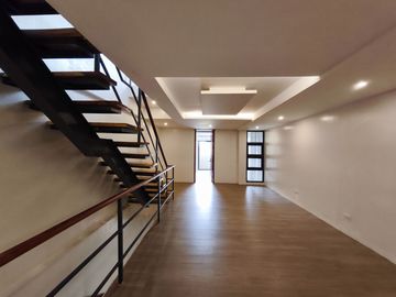 Modern Elegant Townhouse for Sale in Cubao near Araneta Center-MD