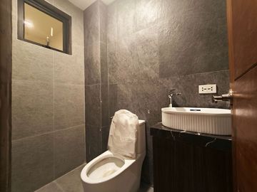 Modern Elegant Townhouse for Sale in Cubao near Araneta Center-MD