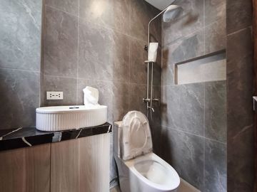 Modern Elegant Townhouse for Sale in Cubao near Araneta Center-MD