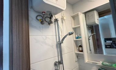 Sky House BSD Studio Semi Furnished Dijual Cepat View Pool