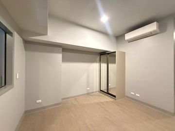 For Rent: Studio Unit in Uptown Arts BGC for 55k per mos!