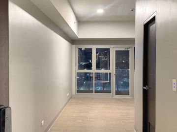 For Rent: Studio Unit in Uptown Arts BGC for 55k per mos!