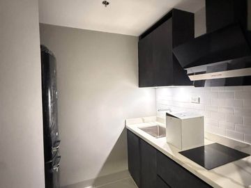 For Rent: Studio Unit in Uptown Arts BGC for 55k per mos!