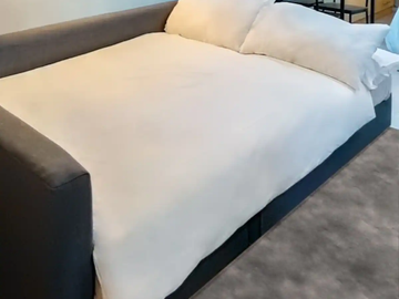 Beautiful Furnished Studio Unit for Sale at BGC, Fort Bonifacio, Taguiig City