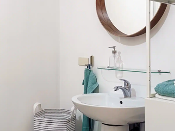 Beautiful Furnished Studio Unit for Sale at BGC, Fort Bonifacio, Taguiig City