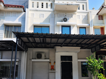 Rumah Green Mansion Jakbar 6x15 90m2 3+1KT Semi Furnish Bisa KPR