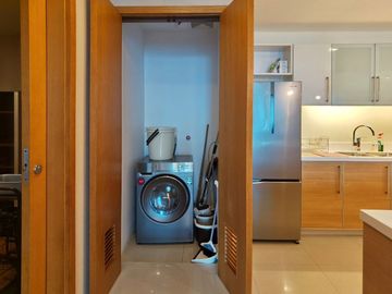 Good Deal, Special Layout 1-Bedroom Unit For Sale