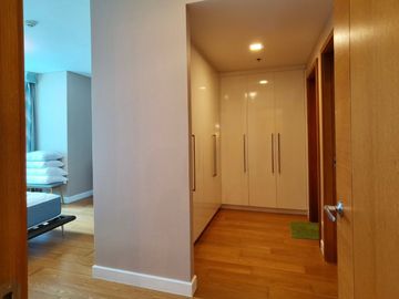 Good Deal, Special Layout 1-Bedroom Unit For Sale