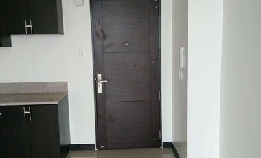 RENT TO OWN condo for SALE inRobinsons Pioneer Axis Residences Mandaluyong Studio unit near , Cybergate 3, Robinsons Pioneer, Ortigas, SM Light