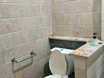 Dijual rumah rapi siap huni Full furnish. Hadap selatan. Bebas banjir