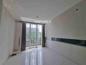 Dijual Rumah di Discovery Residences Bintaro Jaya Sektor 9.