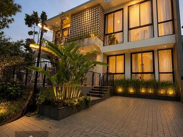 RUMAH VILLA SIAP HUNI DI SERSAN BAJURI SETIABUDI BANDUNG Strategis Harga Menarik