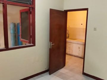langka jarang ada rumah strategis di tengah kota selangkah ke jl raya kertajaya di gubeng kertajaya