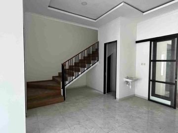 Dijual Rumah Kotak Darmo Harapan indah