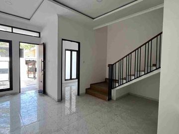 Dijual Rumah Kotak Darmo Harapan indah
