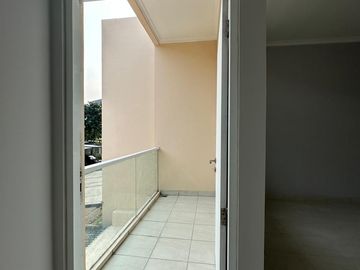DIJUAL RUMAH BAGUS 2 LANTAI FULL HADAP BARAT DAYA DI AZALEA GADING SERPONG