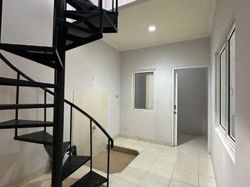 DIJUAL RUMAH BAGUS 2 LANTAI FULL HADAP BARAT DAYA DI AZALEA GADING SERPONG