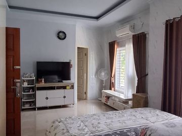 DIJUAL RUMAH BAGUS 2 LANTAI FULL HADAP BARAT DAYA DI AZALEA GADING SERPONG