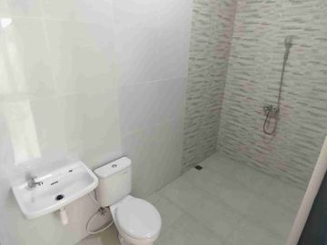 Dijual Rumah Kotak Darmo Harapan Indah