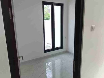 Dijual Rumah Kotak Darmo Harapan Indah