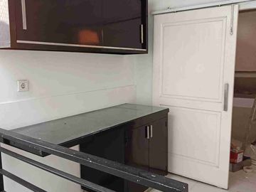 Rumah Furnished Cantik di Pinewood Cluster Malberry Banjar Wijaya