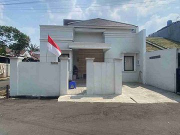 dijual hunian Rapi Siap Huni 
Bangunan Baru Posisi Hook HR37
