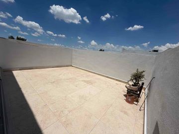 SE VENDE CASA EN PEDREGAL FASE I