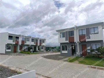 Provision 2bedrooms with own parking area , Duplex Unit