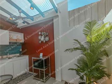 Provision 2bedrooms with own parking area , Duplex Unit