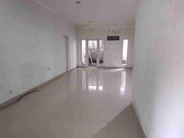 Rumah Besar 2 lantai Cluster Grisea Gading Serpong, Lokasi Strategis