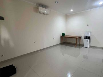 Dijual Rumah Tesla Summarecon Gading Serpong Sudah Renov Semi Furnish