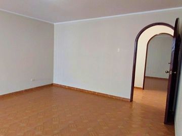 Alquiler LA MOLINA - Dpto de 2 dormit con INTERNET incluído - Urb. GIRASOLES