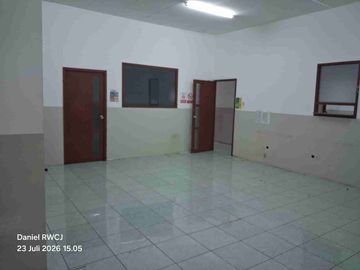 Disewakan Gedung 3 Lantai + Basement Strategis Dekat Ugm