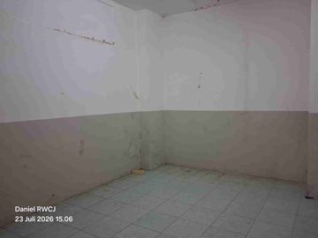 Disewakan Gedung 3 Lantai + Basement Strategis Dekat Ugm