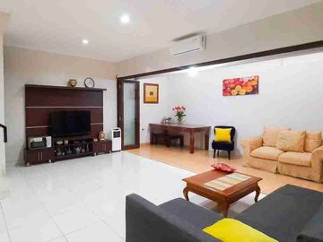Jual cepat rumah 2 lantai  Discovery Conserva Bintaro sektor 9 Tangerang selatan ( renovasi 2023 )