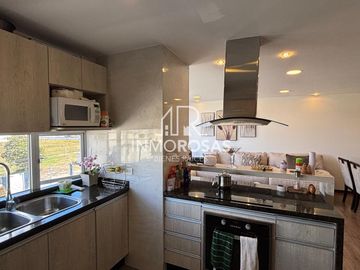 Impecable Departamento con ascensor 3 Dorm, 2 Parq. Sector Santa Lucía Norte de Quito