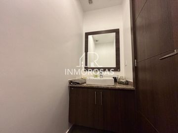 Impecable Departamento con ascensor 3 Dorm, 2 Parq. Sector Santa Lucía Norte de Quito