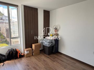 Impecable Departamento con ascensor 3 Dorm, 2 Parq. Sector Santa Lucía Norte de Quito