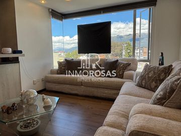 Impecable Departamento con ascensor 3 Dorm, 2 Parq. Sector Santa Lucía Norte de Quito