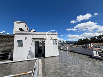 Impecable Departamento con ascensor 3 Dorm, 2 Parq. Sector Santa Lucía Norte de Quito