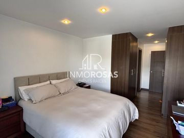 Impecable Departamento con ascensor 3 Dorm, 2 Parq. Sector Santa Lucía Norte de Quito