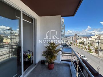 Impecable Departamento con ascensor 3 Dorm, 2 Parq. Sector Santa Lucía Norte de Quito