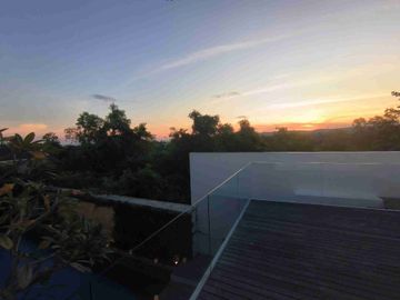Villa View Laut dan Perbukitan di Kawasan Elite Ungasan
