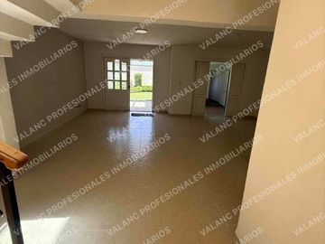 CASA en RENTA dentro de Fraccionamiento Metepec Asunción