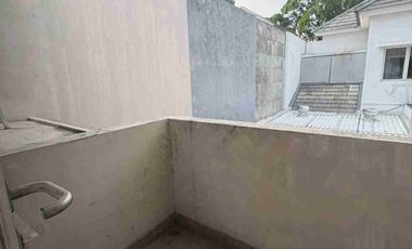 Disewakan Rumah renov semifurnish di Maple Summarecon Bekasi