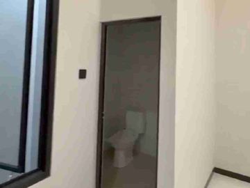 Jual Cepat Rumah Minimalis 2Lt Gress Baru Siap Huni Nyaman di Gununganyar emas Surabaya