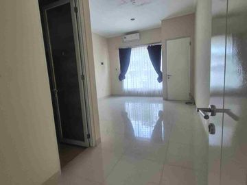DISEWAKAN RUMAH RAPI SIAP HUNI KAMAR 3+1 DI REGENCY MELATI MAS SERPONG