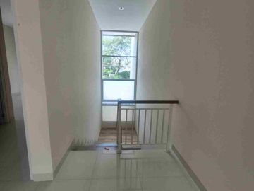 DISEWAKAN RUMAH RAPI SIAP HUNI KAMAR 3+1 DI REGENCY MELATI MAS SERPONG